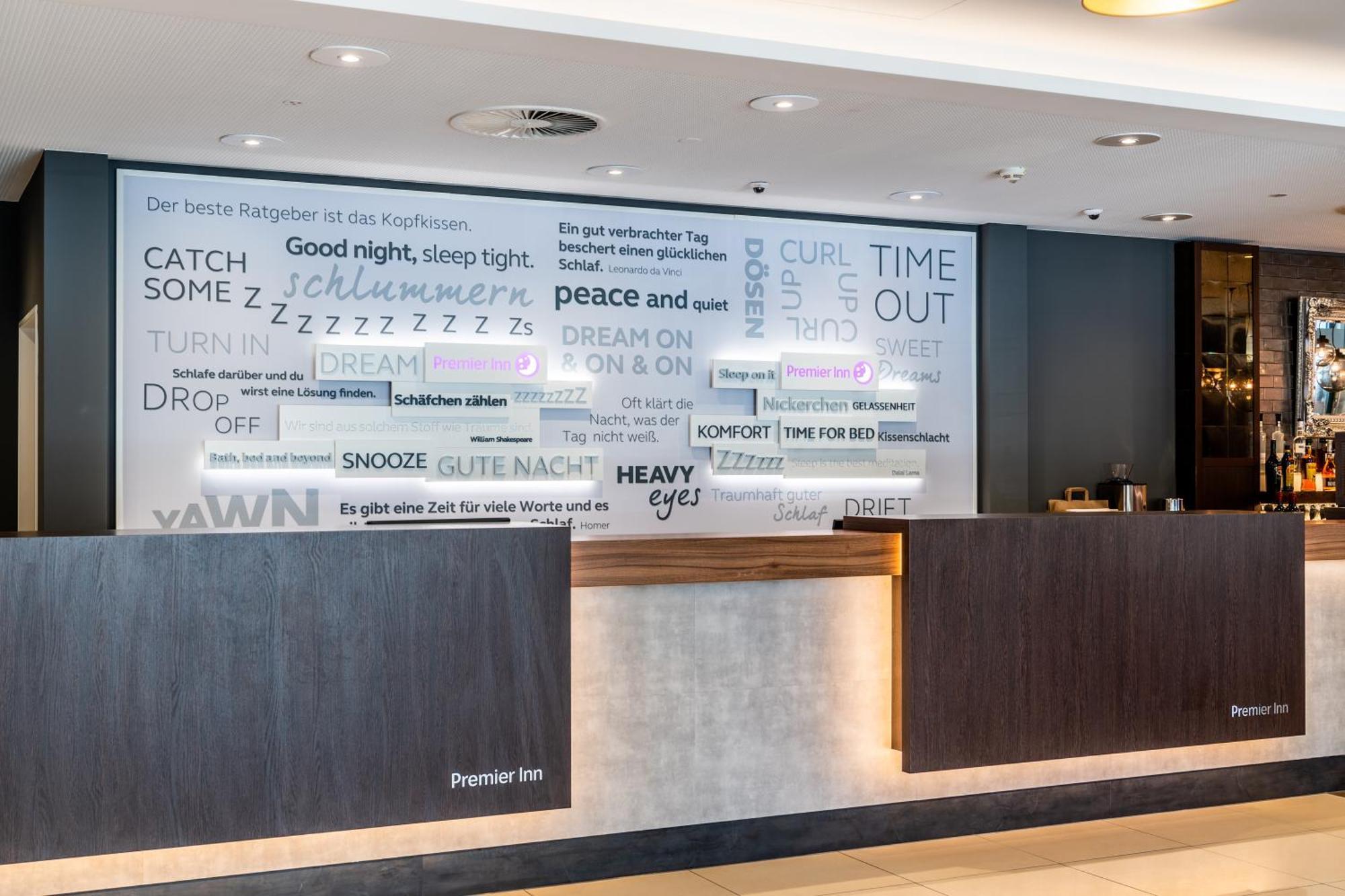 Premier Inn Duesseldorf City Centre Extérieur photo