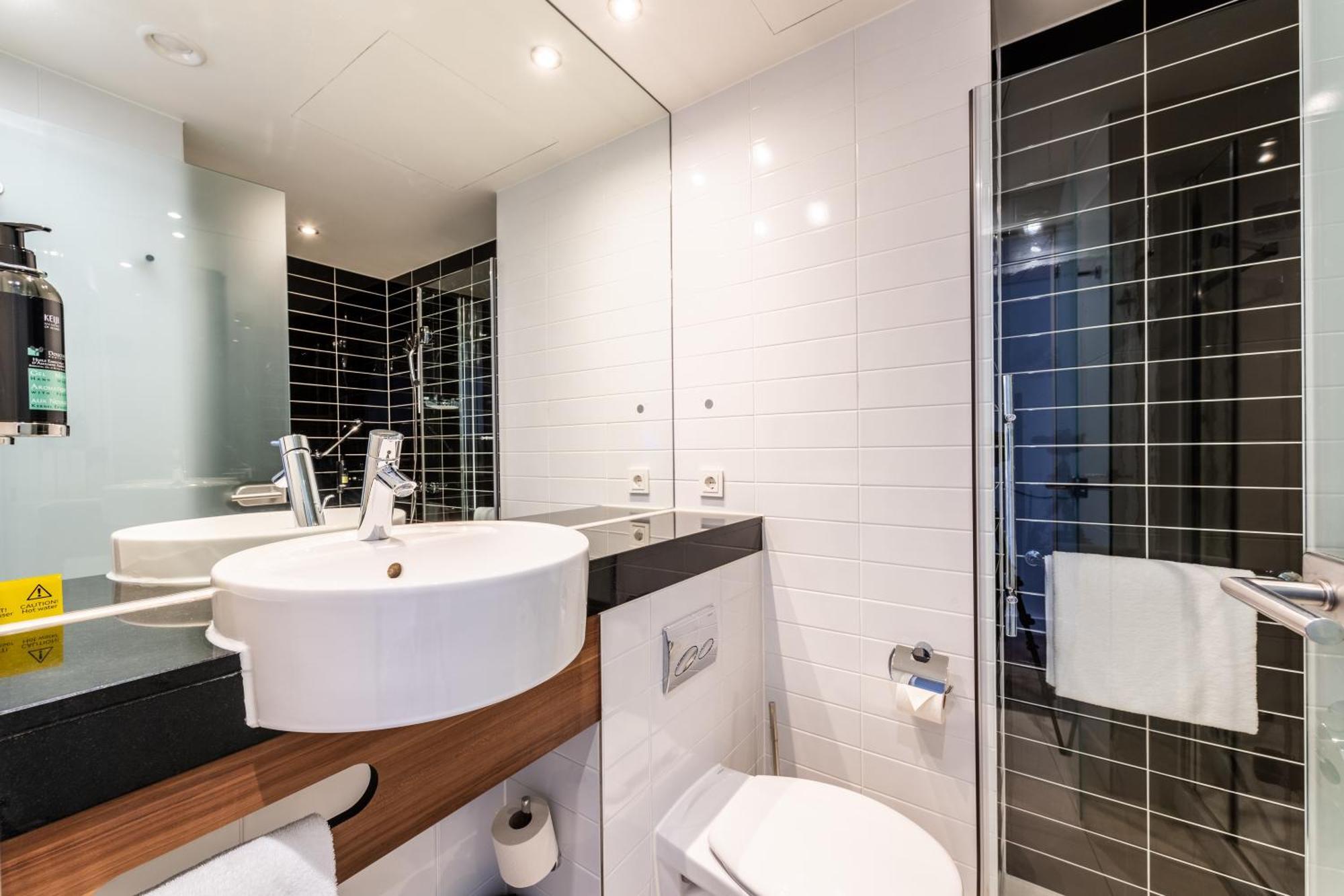 Premier Inn Duesseldorf City Centre Extérieur photo